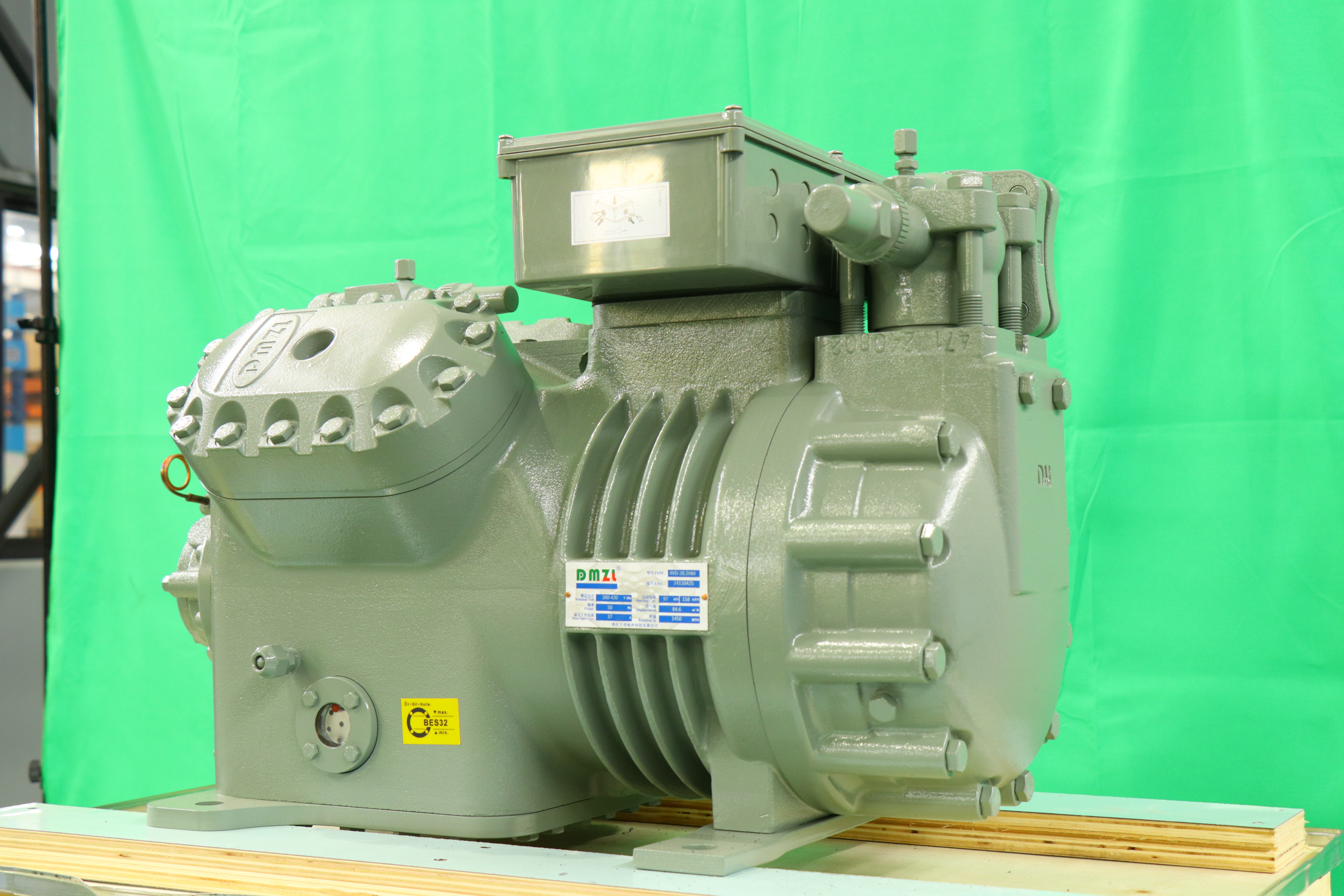 All-copper motor + low-noise design, high-efficiency and energy-saving piston compressor